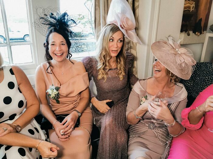 30 Honest Wedding Photos By Ian Weldon That Are As Funny As They Are Chaotic (New Pics)