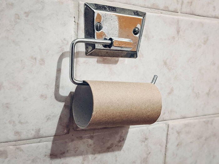Compra siempre papel higiénico