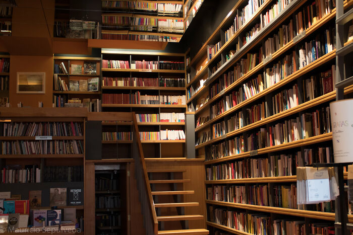 Leer libros. Cada mes
