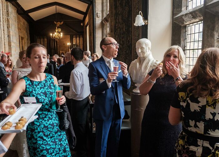 30 Honest Wedding Photos By Ian Weldon That Are As Funny As They Are Chaotic (New Pics)
