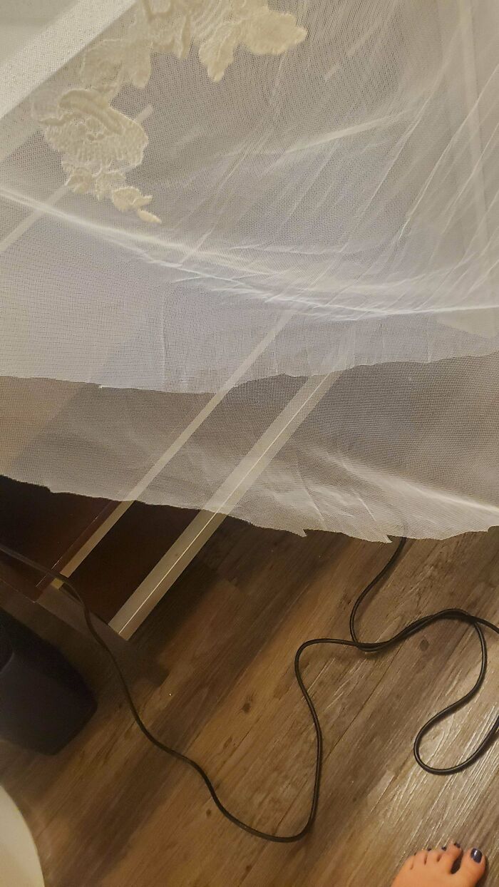 Pagué 600 dólares y esperé 6 meses para que el dobladillo de mi vestido de novia se vea así