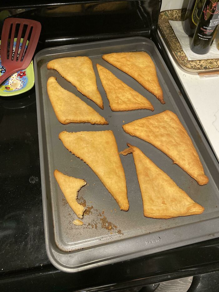 Le pedí a mi novio que horneara los croissants para nuestra cena...