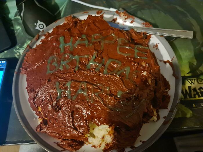 Mi pastel de cumpleaños con temática de Harry Potter hecho por mi novio