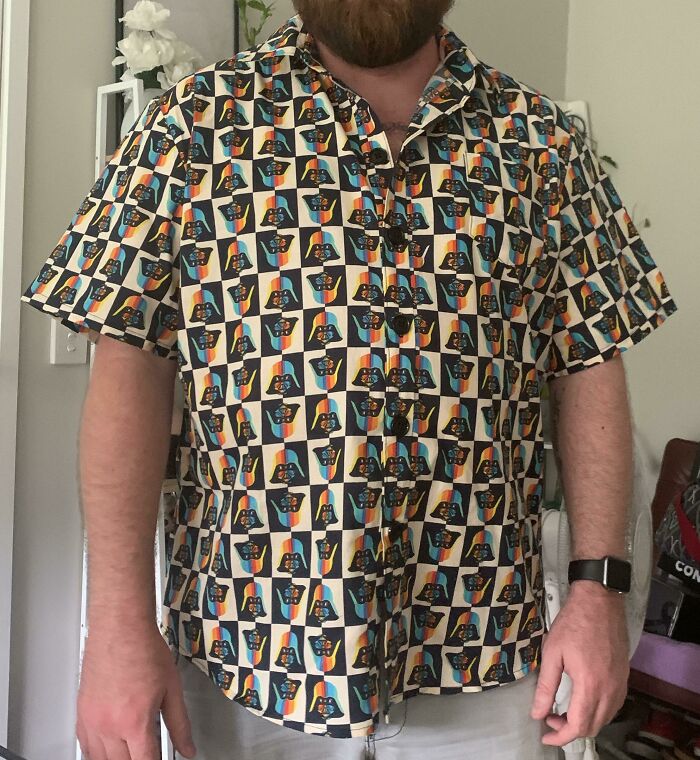 Mi futura suegra me hizo esta camiseta para Navidad. Me encanta. Incluso tiene un bolsillo. Amplía la imagen