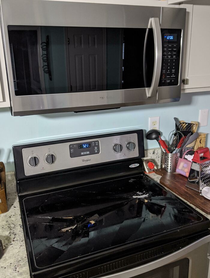 Hoy he instalado mi propio microondas y me he ahorrado 150 dólares en gastos de instalación