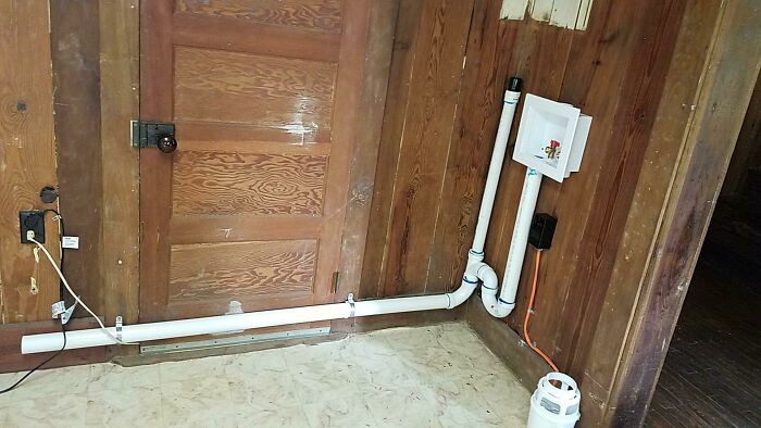 Una historia real: Así que intenté abrir la puerta para ver cómo iba la instalación. Sí, solo lo intenté