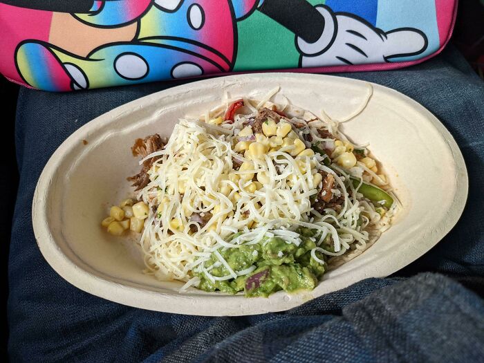 Se supone que esto es un solo taco. No pedí nada extra. No hace falta aclarar que me siento muy feliz con el tamaño de las porciones de hoy