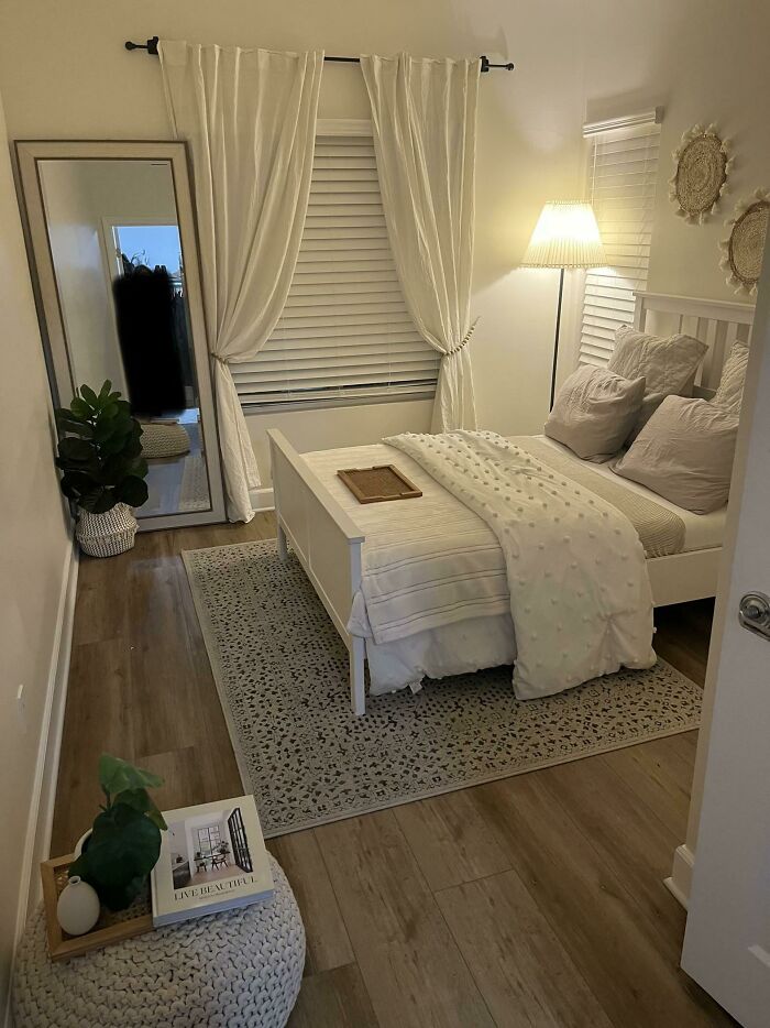 La decoración final para la habitación. ¿Opiniones? ¿Sugerencias de último minuto?