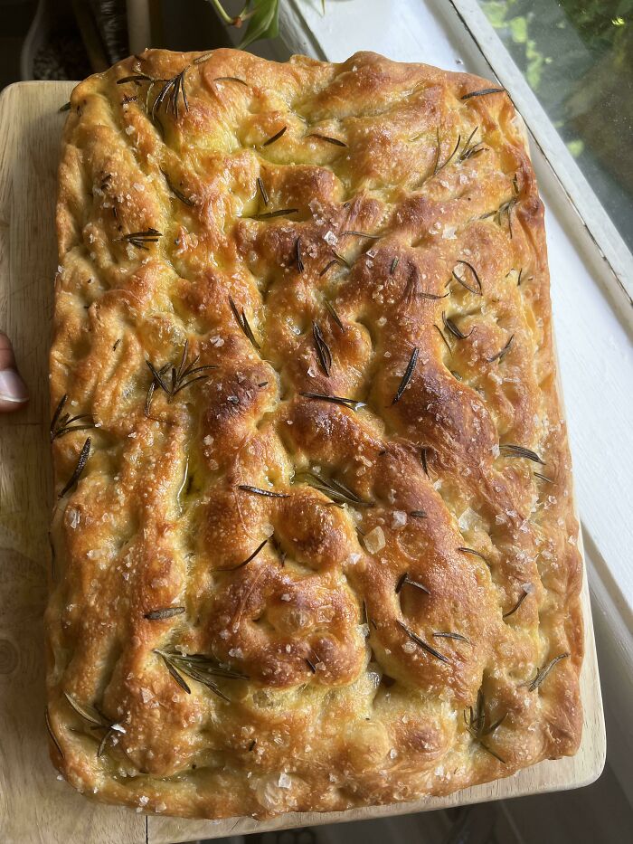 Focaccia casera con romero