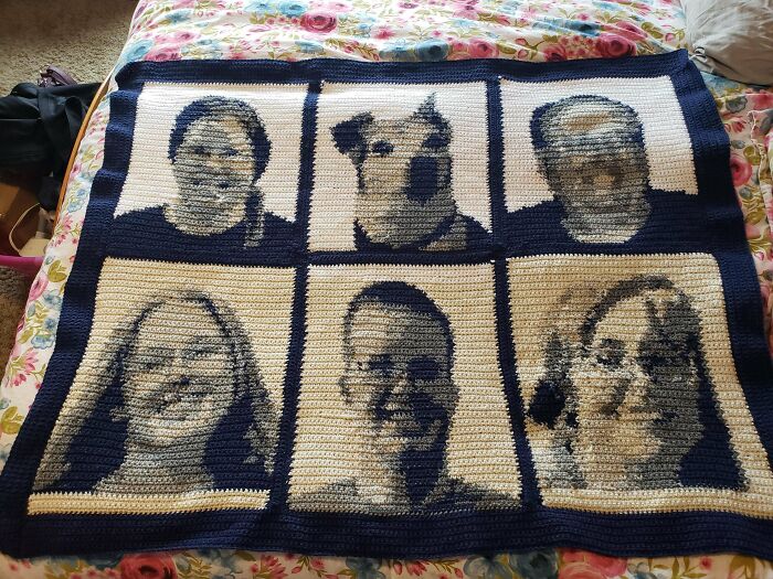 ¡Acabo de terminar el regalo de Navidad de mis padres! Un cuadro con todas sus caras