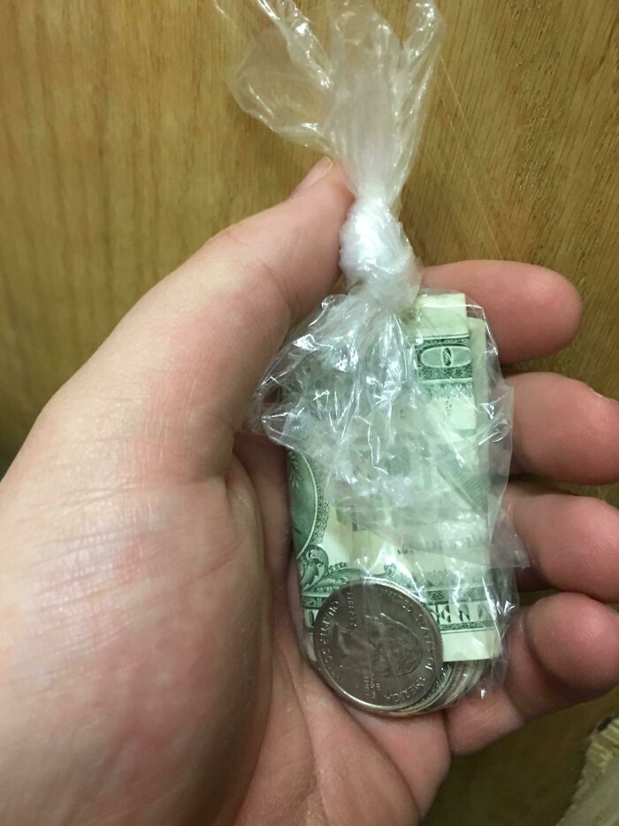 Estaba oscuro, me dio esto como propina y traté de 