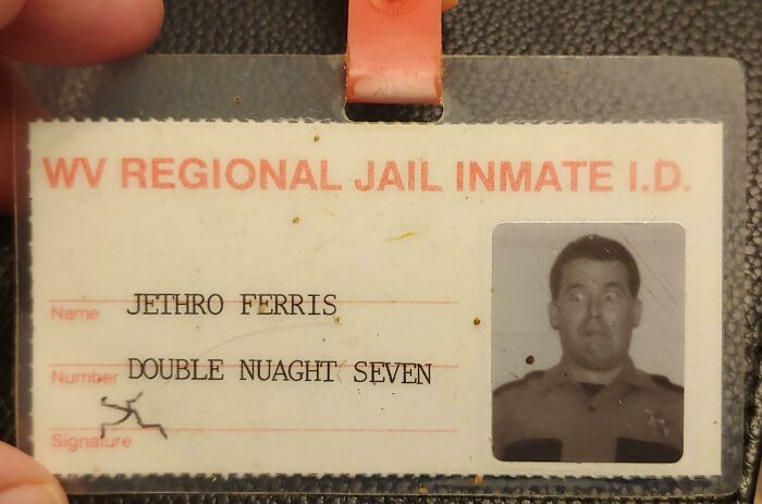 People Don't Usually Like Their ID Pics, But These 35 Are Hilarity On Another Level