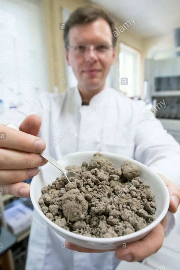 35 Of The Weirdest Stock Images Ever Posted On The "Every Day, I Upload One Weird Stock Photo" Page