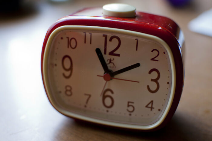 Mantener un horario de sueño estricto