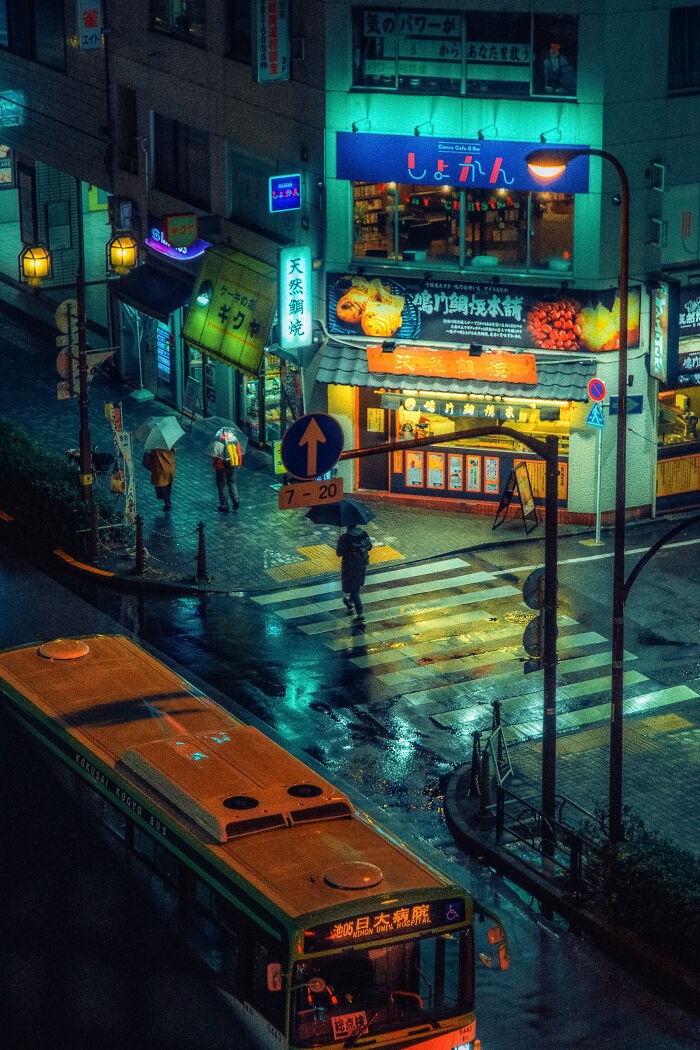 I Explored The Night Alleys Of Tokyo Under Neon Lights, And Here Are 30 Images That I Took