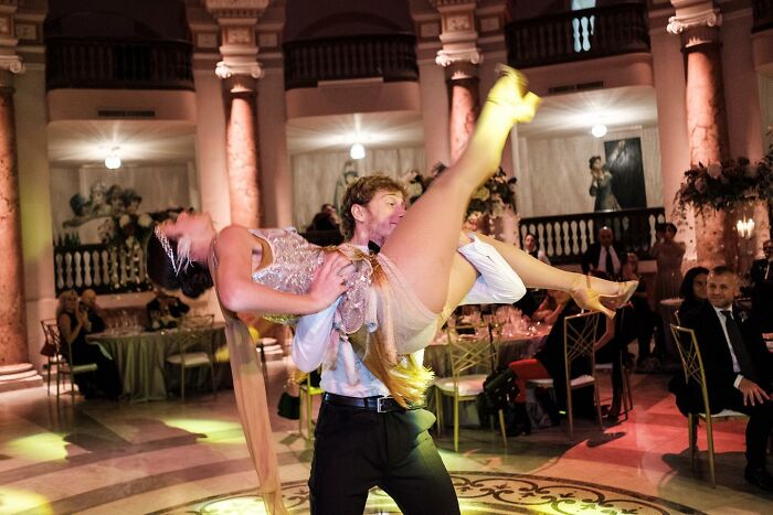 30 Honest Wedding Photos By Ian Weldon That Are As Funny As They Are Chaotic (New Pics)