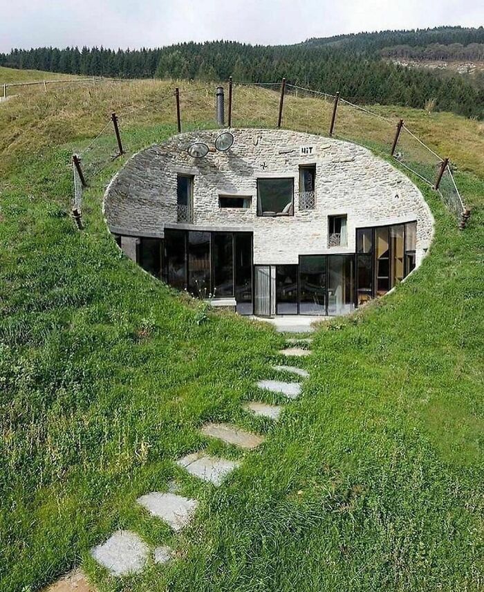 40 Homes That Feel Too Dreamy To Be Real, As Shared On The ‘Somewhere I Would Like To Live’ Instagram Account