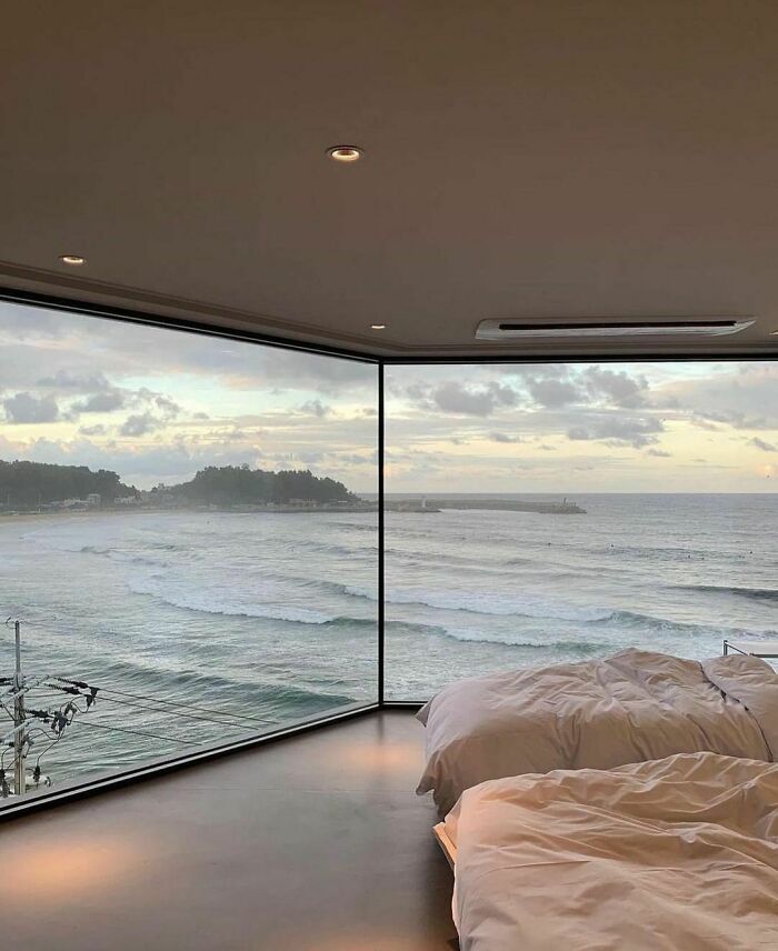 40 Homes That Feel Too Dreamy To Be Real, As Shared On The ‘Somewhere I Would Like To Live’ Instagram Account
