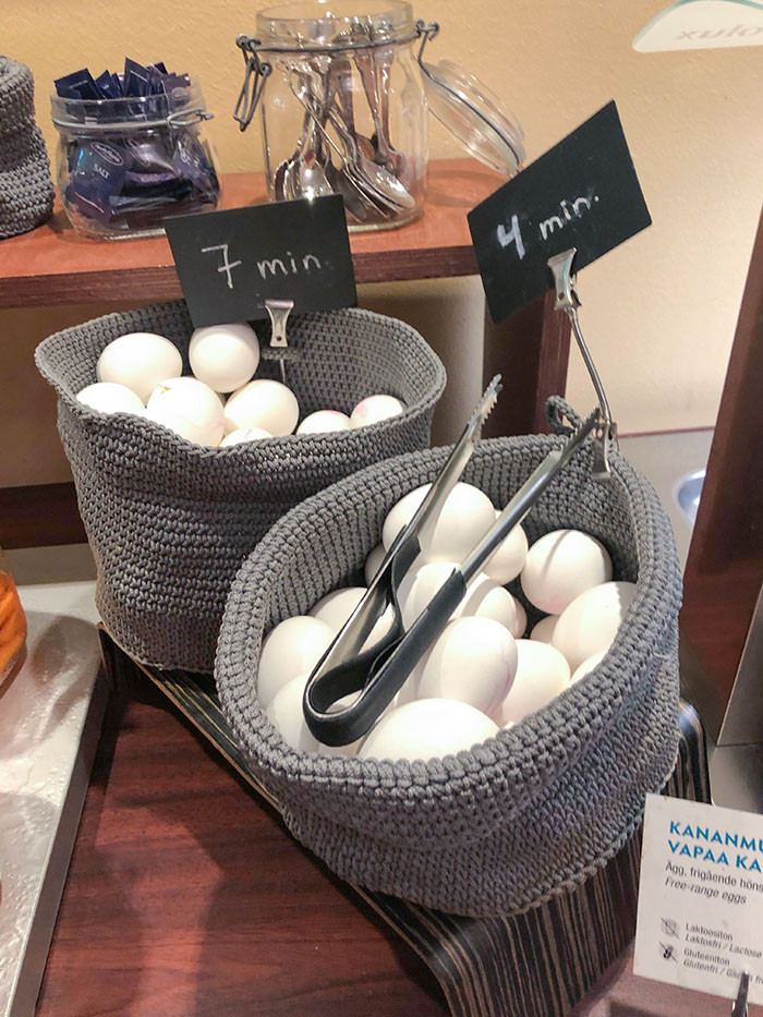 En el buffet del desayuno de este hotel puedes elegir como de duros quieres los huevos cocidos