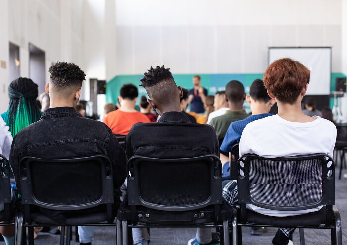 20 Personas de diferentes profesiones comparten aquello que el público generalmente desconoce