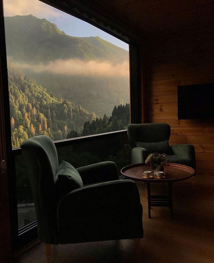 40 Homes That Feel Too Dreamy To Be Real, As Shared On The ‘Somewhere I Would Like To Live’ Instagram Account