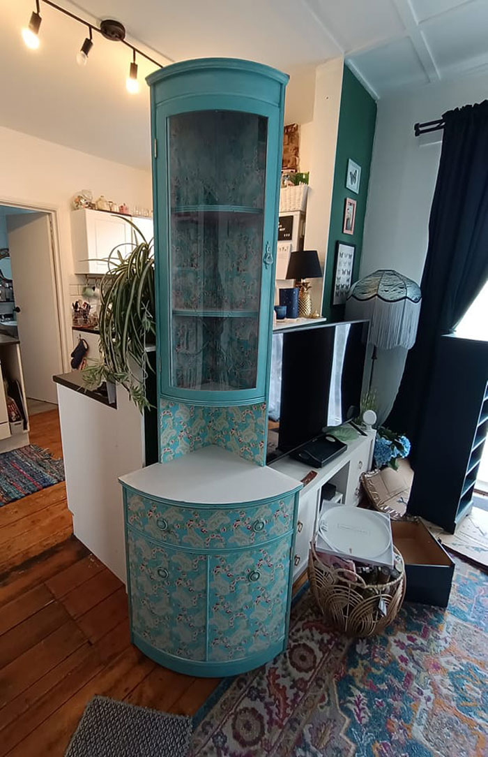 ¡Encontré este increíble gabinete de esquina en Facebook Marketplace por 30£! (38.50$) Estoy enamorada