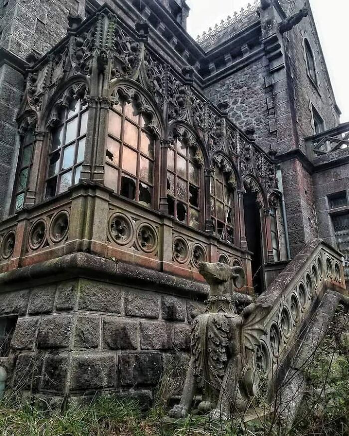 Castillo abandonado de Leuhan, Francia