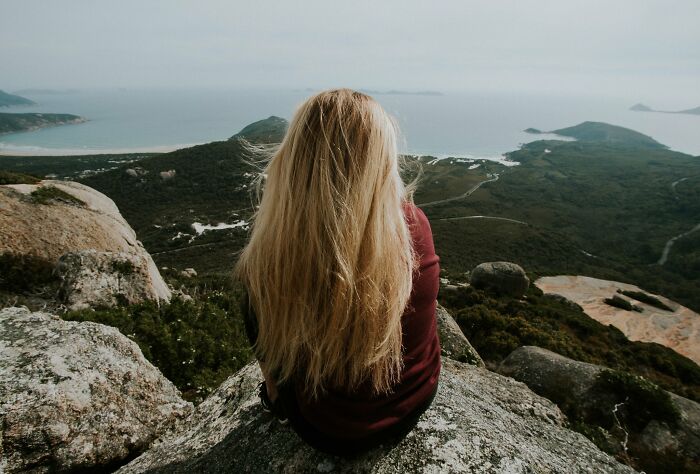 20 Amistades que terminaron cuando la gente se dio cuenta de que sus amigos no lo eran en realidad