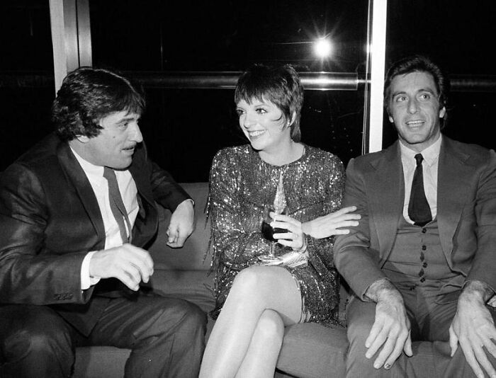 Robert De Niro, Liza Minnelli y Al Pacino pasando un rato juntos en Nueva York, 1981