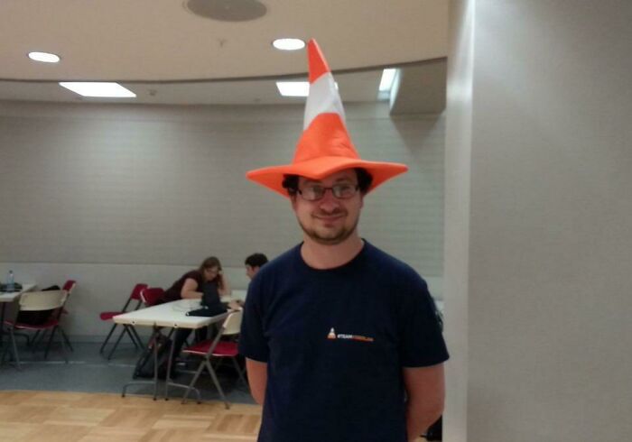 Este es Jean-Baptiste Kempf, el creador de Vlc Media Player. Rechazó decenas de millones de dólares para mantener Vlc libre de anuncios. ¡Gracias, Jean!