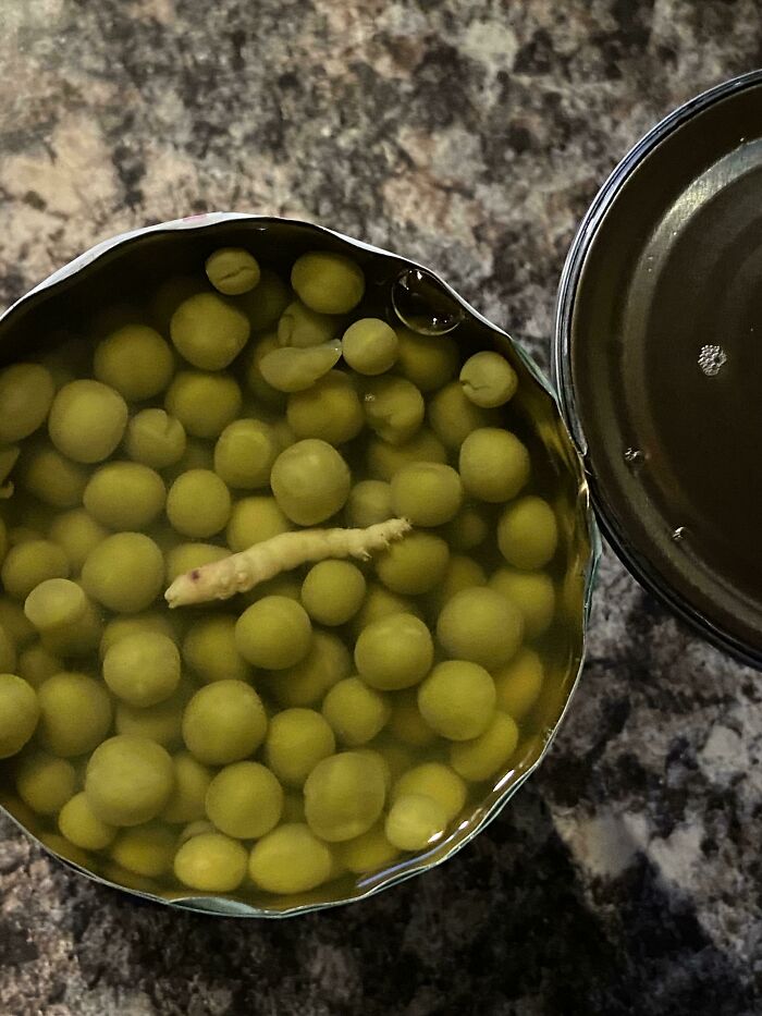 Dentro de una lata de guisantes