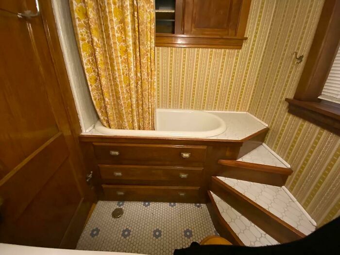 Un encantador baño en un apartamento de Chicago