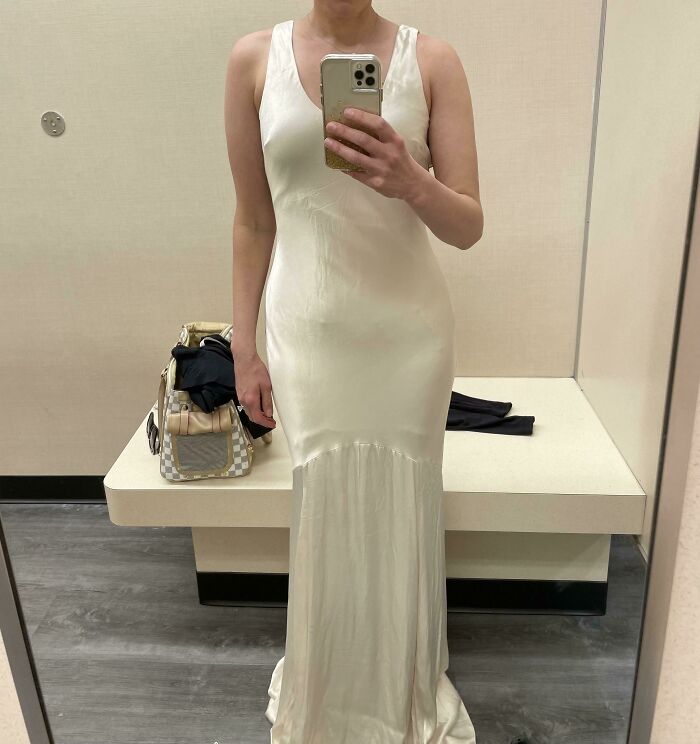 Mi hermana está por casarse. Este es el vestido que compró una de las damas de honor