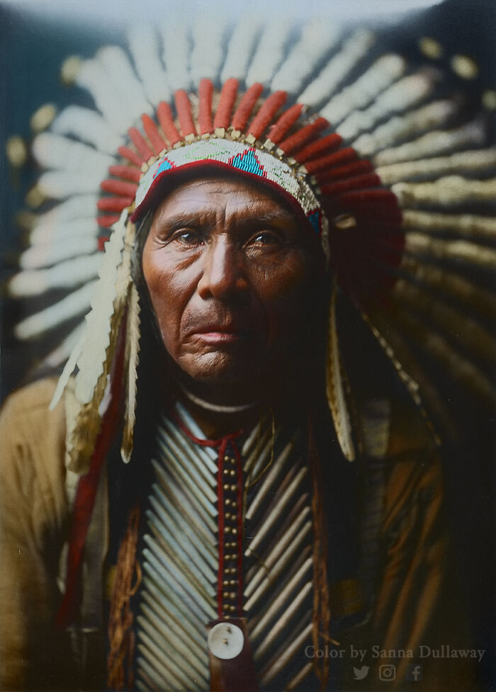 Retrato de Tres Caballos, fotografiado por Edward S. Curtis alrededor de 1905