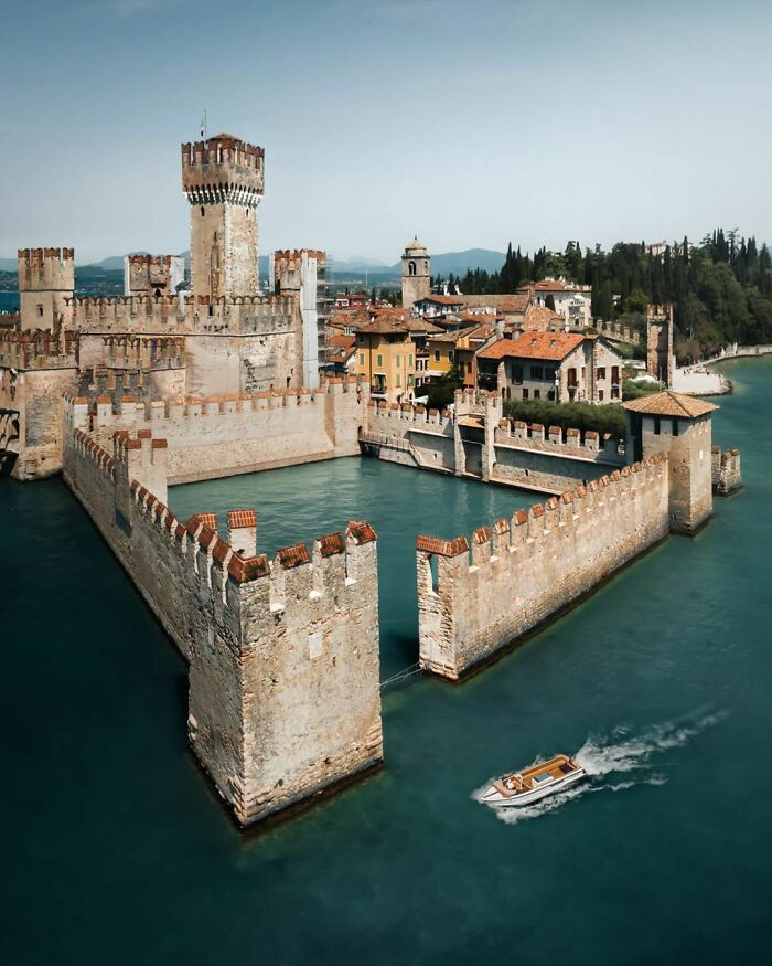 Castillo Scaligero, Italia