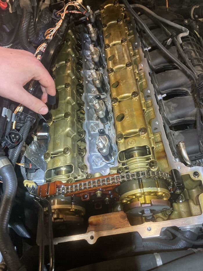 Esto es lo que ocurre cuando cambias el aceite religiosamente. BMW 335i 289 mil kilómetros. Hermoso