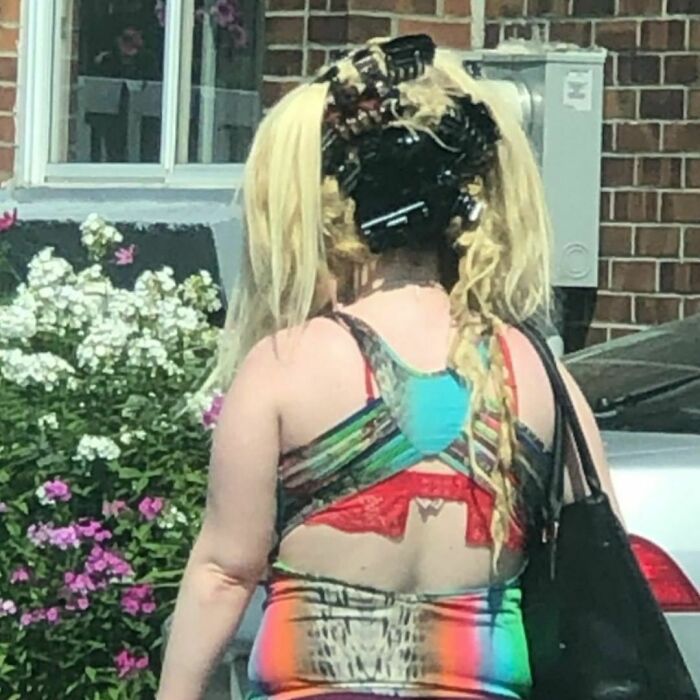 50 Times People Spotted Such Tragic Hairdo Accidents, They Just Had To Share Them In This Online Group