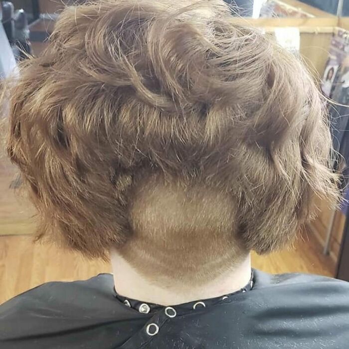 50 Times People Spotted Such Tragic Hairdo Accidents, They Just Had To Share Them In This Online Group