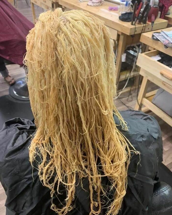 50 Times People Spotted Such Tragic Hairdo Accidents, They Just Had To Share Them In This Online Group
