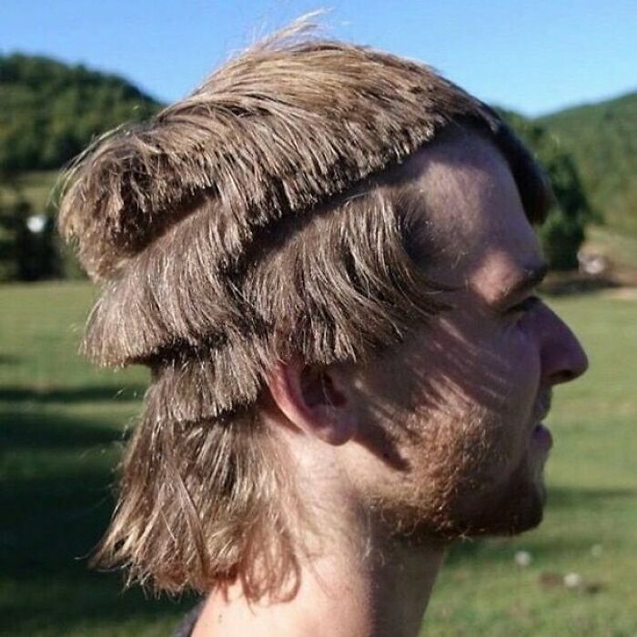 50 Times People Spotted Such Tragic Hairdo Accidents, They Just Had To Share Them In This Online Group