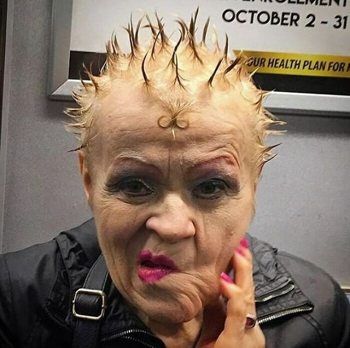 50 Times People Spotted Such Tragic Hairdo Accidents, They Just Had To Share Them In This Online Group