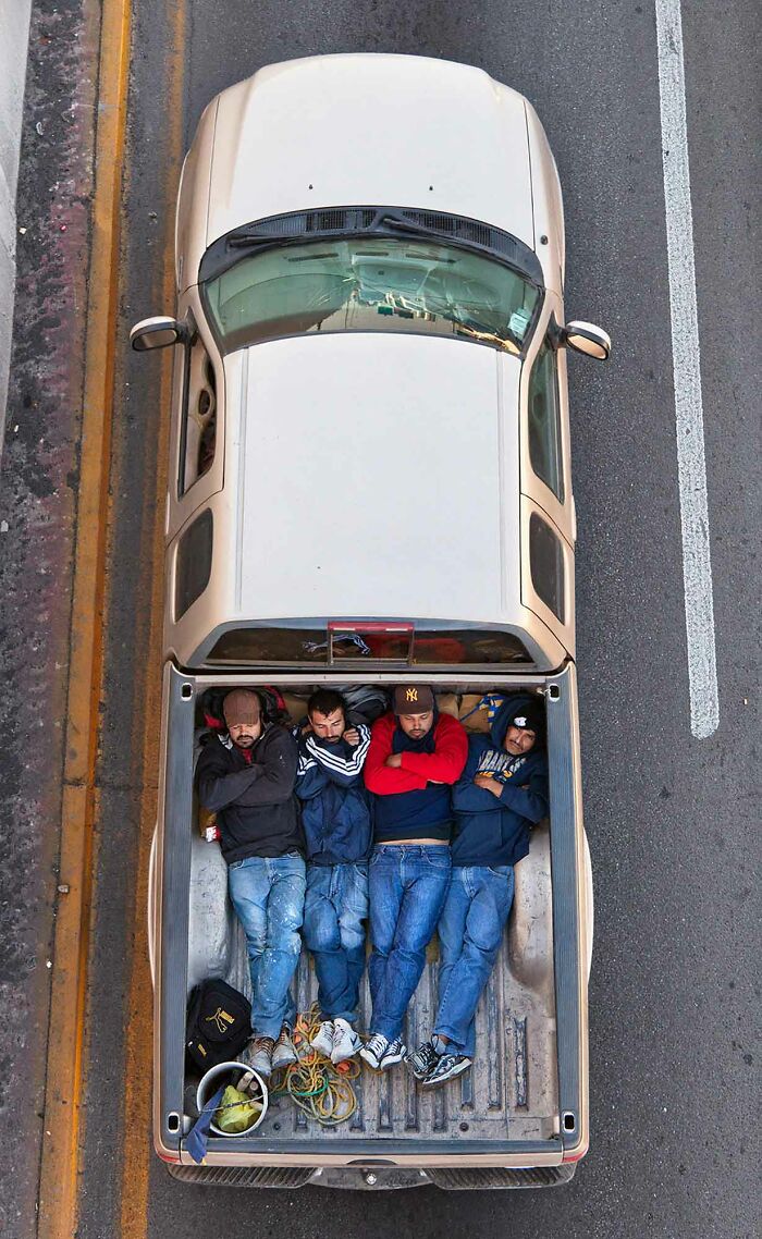 Photographer Takes Aerial Photos Of Daily Commuters Around Mexico In His Series “Carpoolers” (30 Pics)
