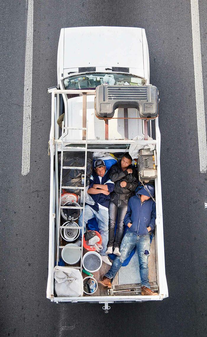 Photographer Takes Aerial Photos Of Daily Commuters Around Mexico In His Series “Carpoolers” (30 Pics)