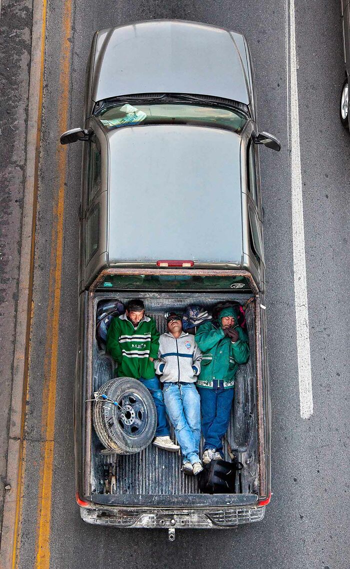 Photographer Takes Aerial Photos Of Daily Commuters Around Mexico In His Series “Carpoolers” (30 Pics)