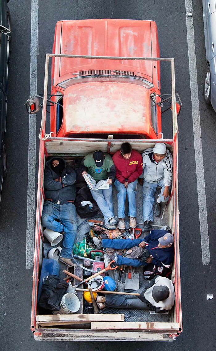 Photographer Takes Aerial Photos Of Daily Commuters Around Mexico In His Series “Carpoolers” (30 Pics)