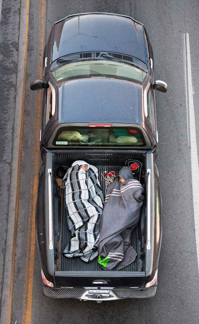 Photographer Takes Aerial Photos Of Daily Commuters Around Mexico In His Series “Carpoolers” (30 Pics)