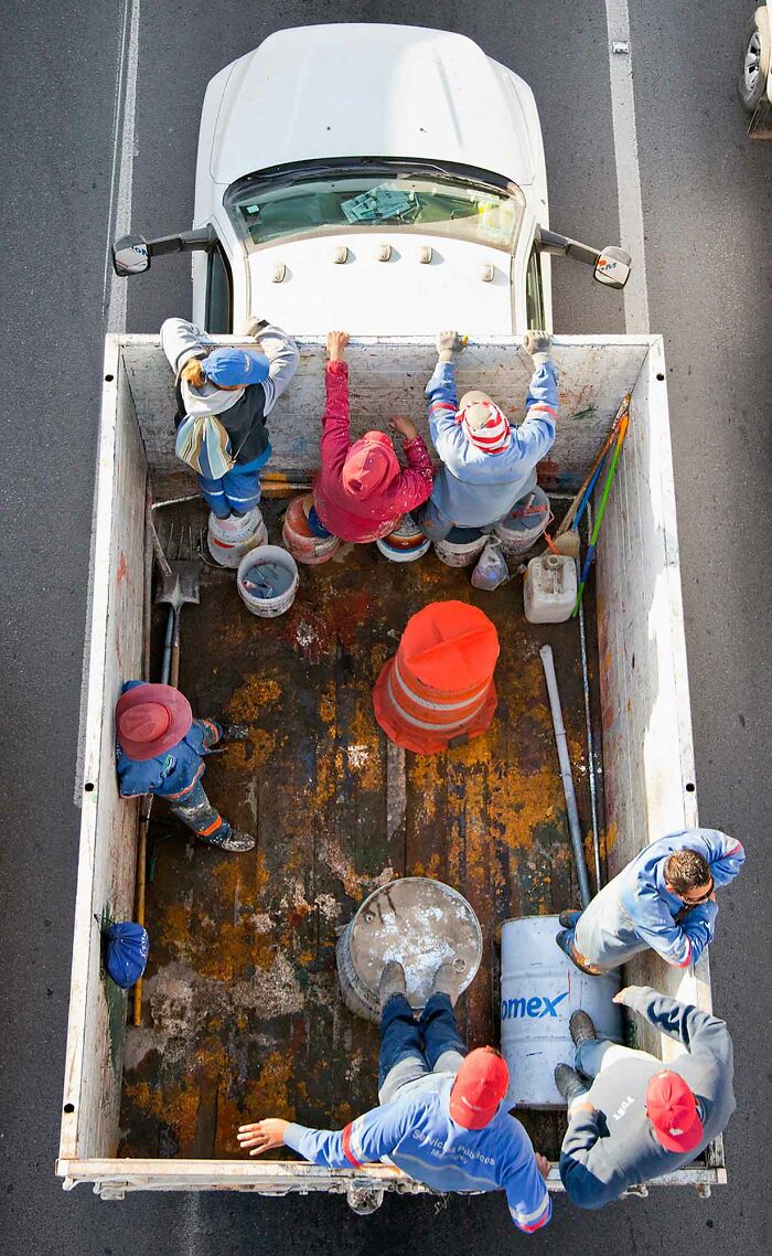 Photographer Takes Aerial Photos Of Daily Commuters Around Mexico In His Series “Carpoolers” (30 Pics)