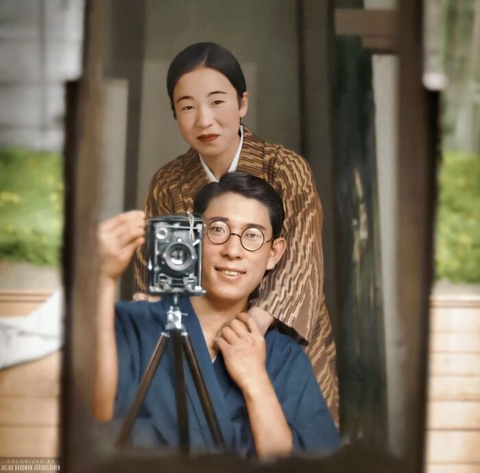 Una pareja japonesa que se autorretrata en el año 1920