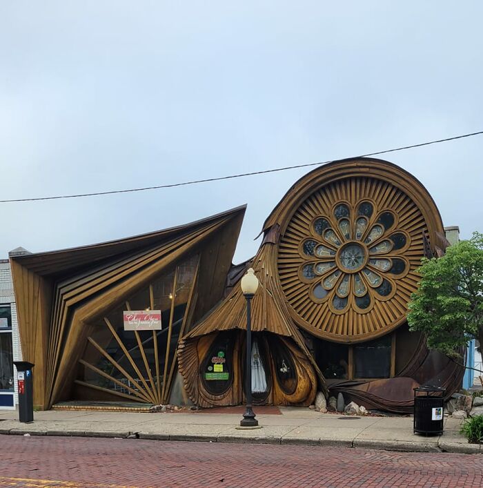 Personalmente, creo que este edificio es una obra de arte