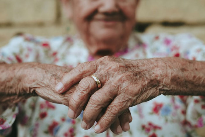 “Mi jefe me escribió mientras yo estaba en el funeral de mi madre”: 20 Jefes sinvergüenzas denegando días libres